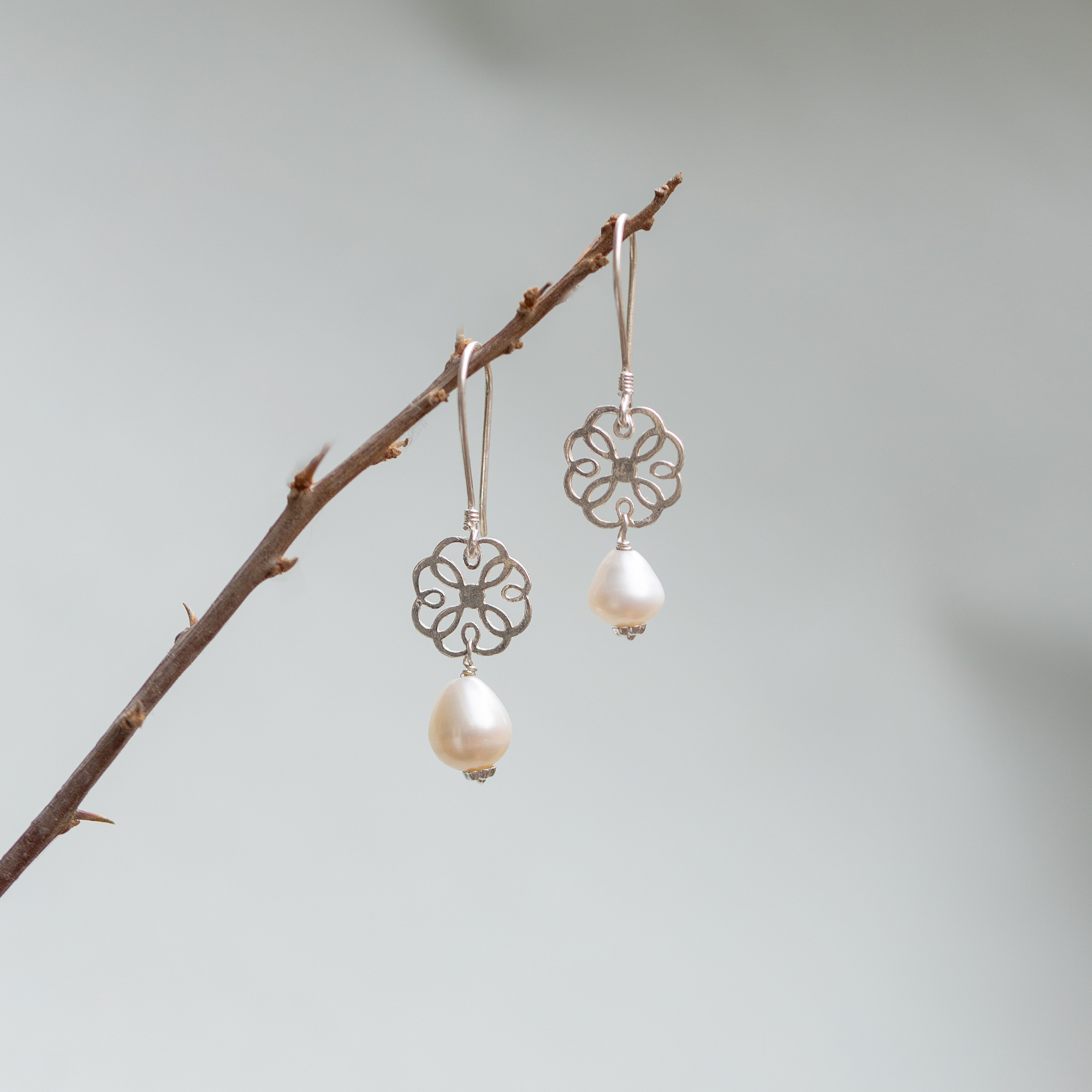 Clover-gemstone earrings